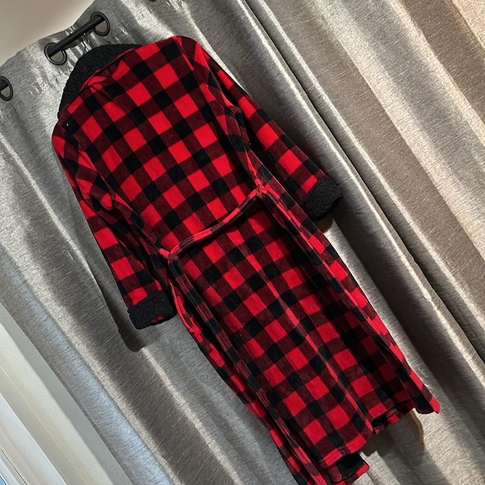 Buffalo Checkered Long Fuzzy Robe - Picture 8 of 8